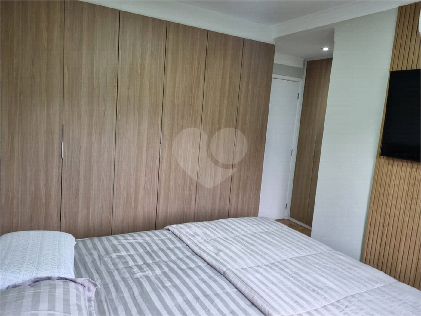 Apartamento à venda com 3 quartos, sendo 1 suíte, em Horto, São Paulo, SP