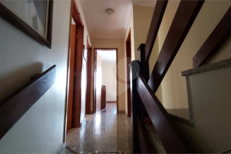 Sobrado à venda com 7 quartos, sendo 2 suítes, em Jardim Marajoara, São Paulo, SP