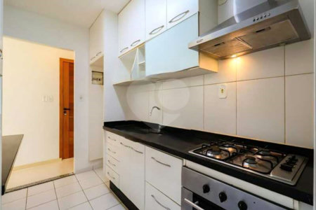 Apartamento à venda ou para alugar com 3 quartos, sendo 1 suíte,  em Vila Andrade, São Paulo, SP