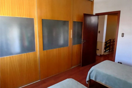 Sobrado à venda com 4 quartos, sendo 2 suítes,  em Jardim Leonor, São Paulo, SP