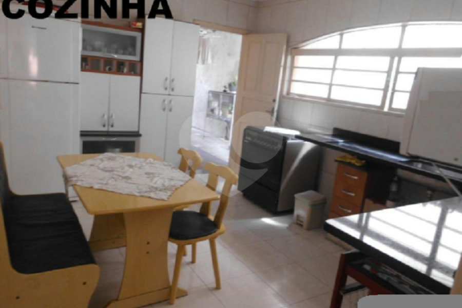 Sobrado à venda com 3 quartos, sendo 1 suíte, em Tremembé, São Paulo, SP