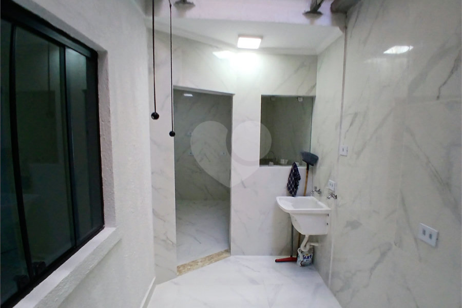 Casa à venda com 3 quartos, sendo 1 suíte,  no condomínio Res Saint Honoré, São Paulo - SP