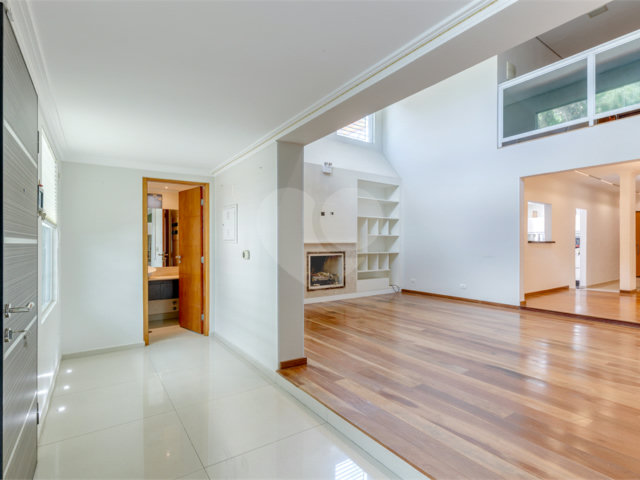 Casa à venda com 4 quartos, sendo 1 suíte,  em Alto da Boa Vista, São Paulo, SP