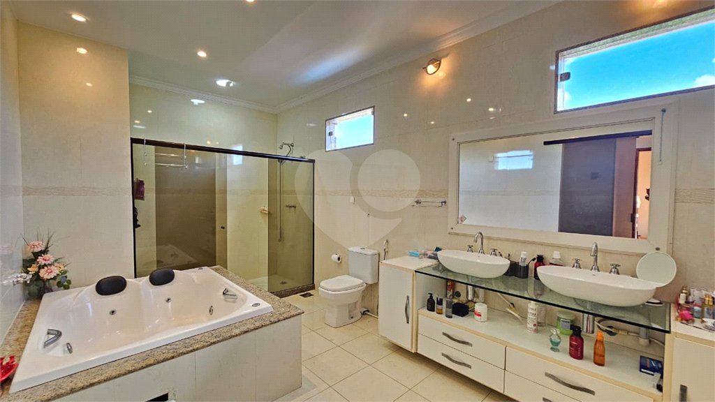 Casa à venda com 5 quartos, sendo 3 suítes,  no condomínio Colinas do Magarça, Rio de Janeiro - RJ