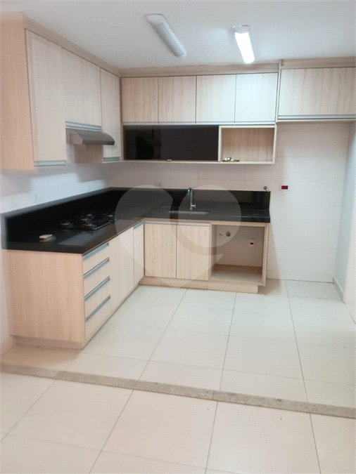 Casa à venda ou para alugar com 3 suítes no condomínio Quinta das Oliveiras, Valinhos - SP