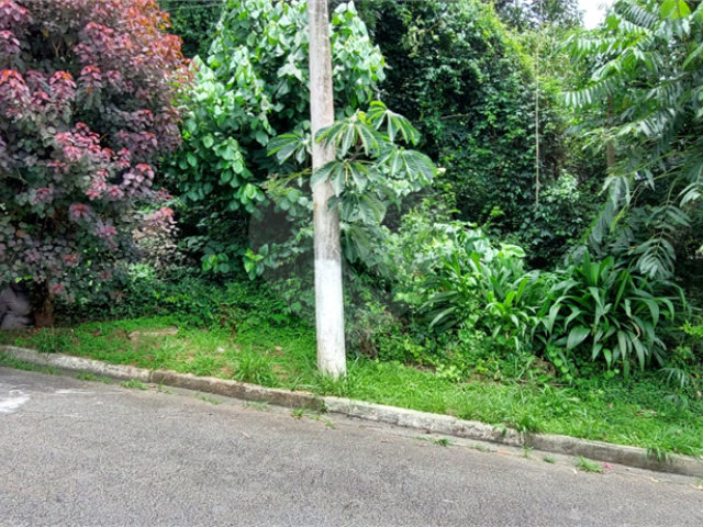 Terreno à venda no condomínio Champs Elysees Village, Mairiporã - SP