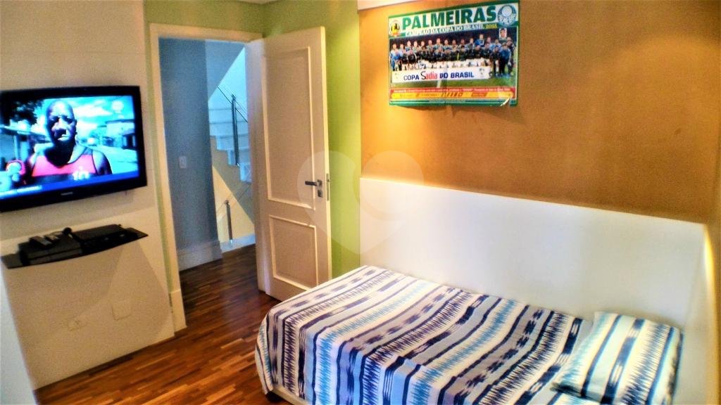 Casa à venda com 5 suítes no condomínio Travessa Tenente Ariston de Oliveira,4, São Paulo - SP