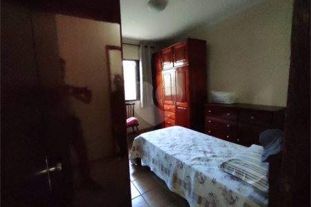 Casa à venda com 3 quartos, sendo 1 suíte, no Centro, Poá, SP