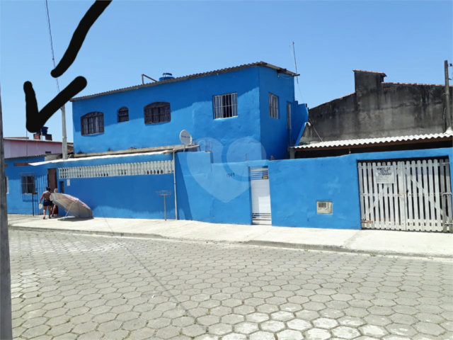 Casa à venda com 3 quartos em Balneário Laranjeiras, Itanhaém, SP