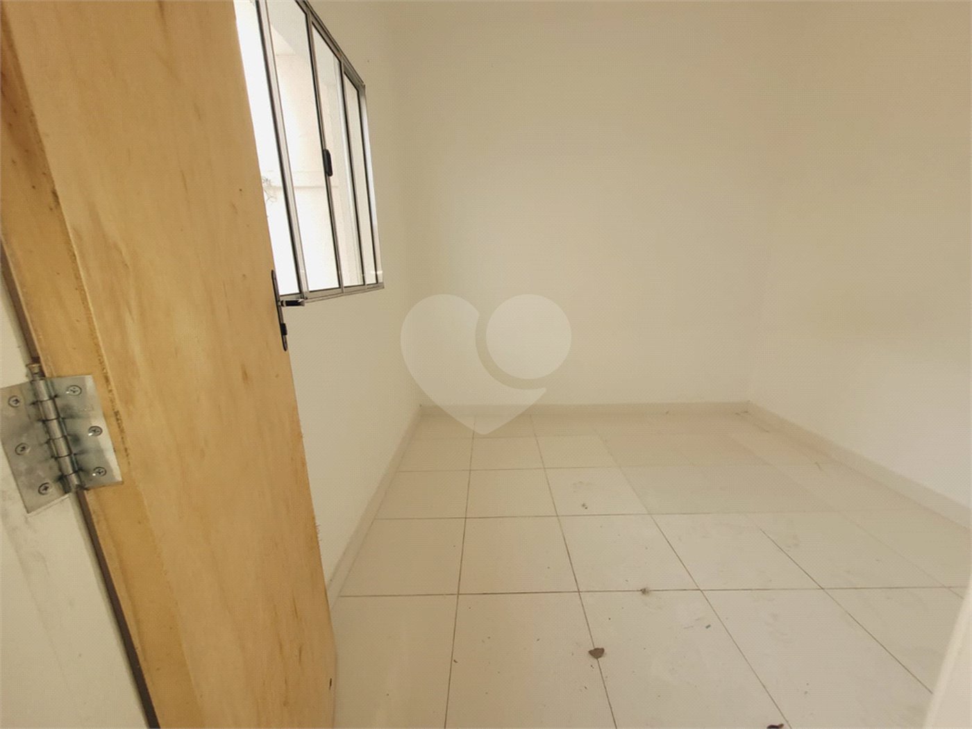 Casa à venda com 3 quartos, sendo 1 suíte, em Parque Maria Domitila, São Paulo, SP