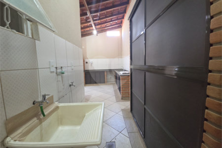 Casa à venda com 3 quartos, sendo 1 suíte, no condomínio Parque das Árvores, Sorocaba - SP