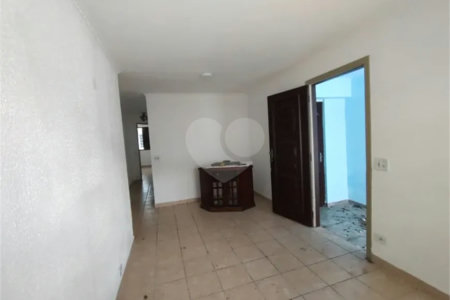 Casa de Vila à venda com 3 quartos, sendo 1 suíte,  em Jardim Esmeralda, São Paulo, SP