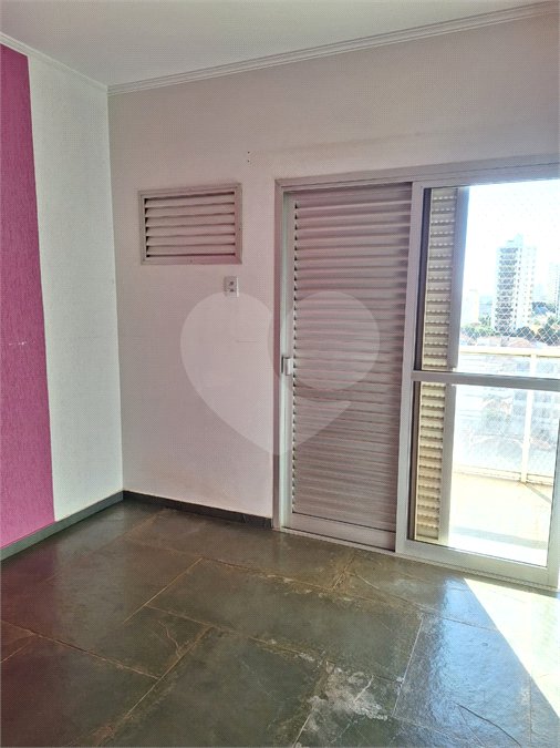 Apartamento à venda com 3 quartos, sendo 1 suíte, no Centro, Araraquara, SP