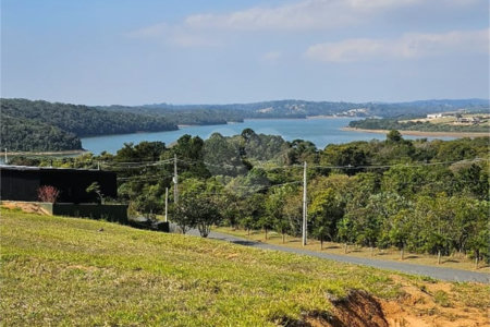 Terreno à venda no condomínio Mirantes de Itupararanga, Piedade - SP