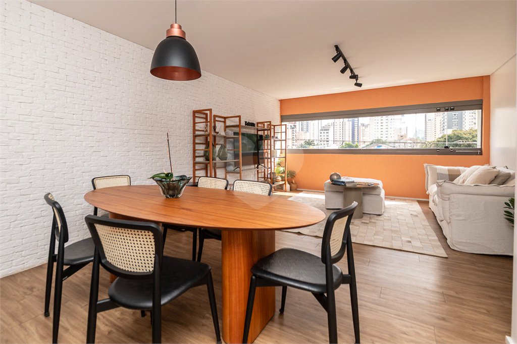Apartamento à venda com 2 quartos, sendo 1 suíte,  em Pinheiros, São Paulo, SP