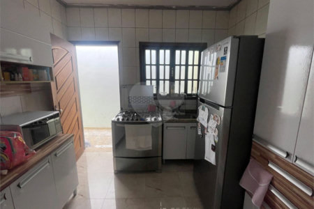 Casa Térrea à venda com 2 quartos, sendo 1 suíte, em Vila Suissa, Mogi das Cruzes, SP