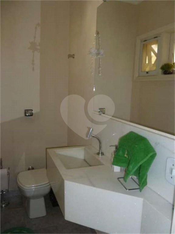 Casa à venda com 3 quartos, sendo 1 suíte, no condomínio Vivenda das Vinhas, Vinhedo - SP