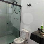 Casa à venda ou para alugar com 5 quartos, sendo 3 suítes, no condomínio Figueira Garden, Atibaia - SP