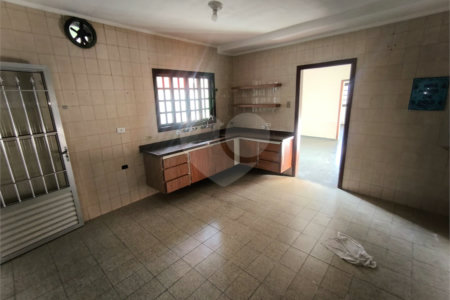 Casa à venda com 3 quartos em Jardim das Esmeraldas, São Paulo, SP