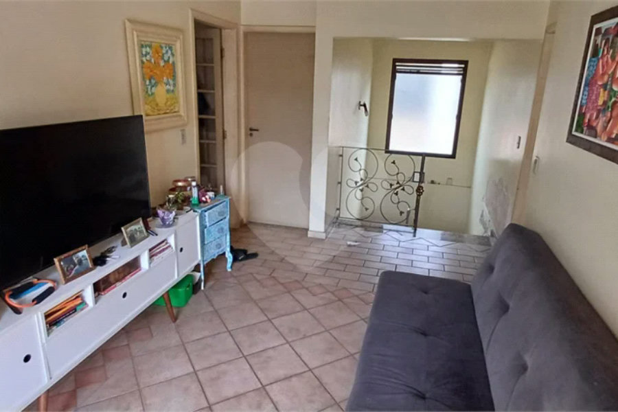 Sobrado à venda com 5 quartos, sendo 1 suíte, em Tremembé, São Paulo, SP