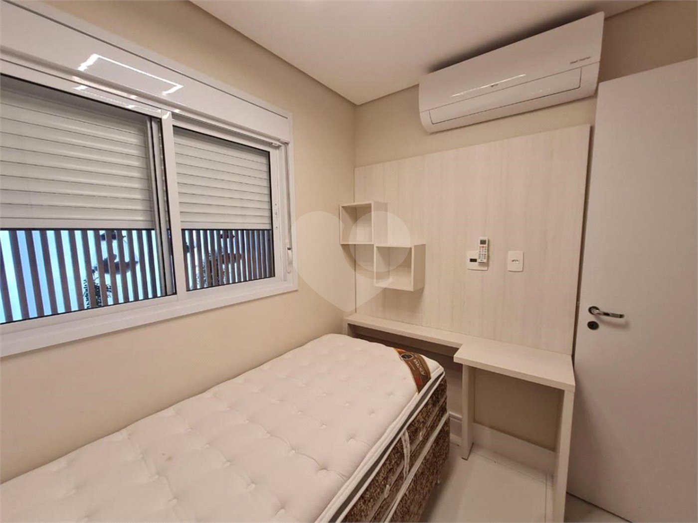 Apartamento à venda com 3 quartos, sendo 1 suíte,  em Vila Anastácio, São Paulo, SP