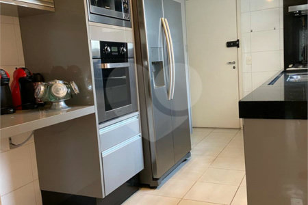Apartamento amplo de 143 m² na Vila Mariana