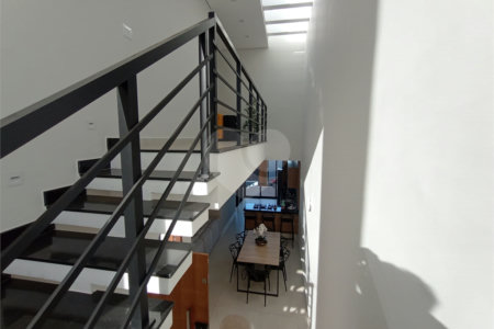 Casa à venda com 3 quartos, sendo 1 suíte, no condomínio Lago dos Ipês, Itapetininga - SP