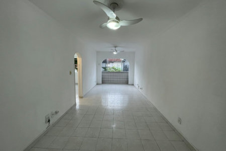 Apartamento 2 dormitórios + dependência, 1 vaga demarcada, no Campo Grande, Santos