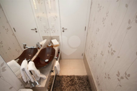 Apartamento à venda com 4 quartos, sendo 3 suítes, em Vila Romana, São Paulo, SP
