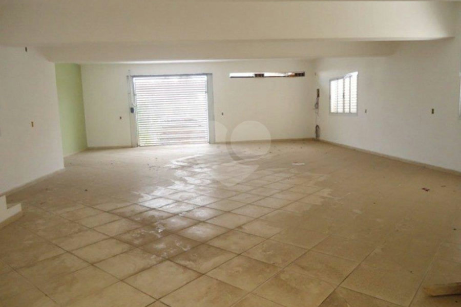 Sobrado à venda com 3 quartos, sendo 1 suíte, em Vila Irmãos Arnoni, São Paulo, SP