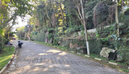 Terreno à venda no condomínio Parque Imperial da Cantareira, Mairiporã - SP