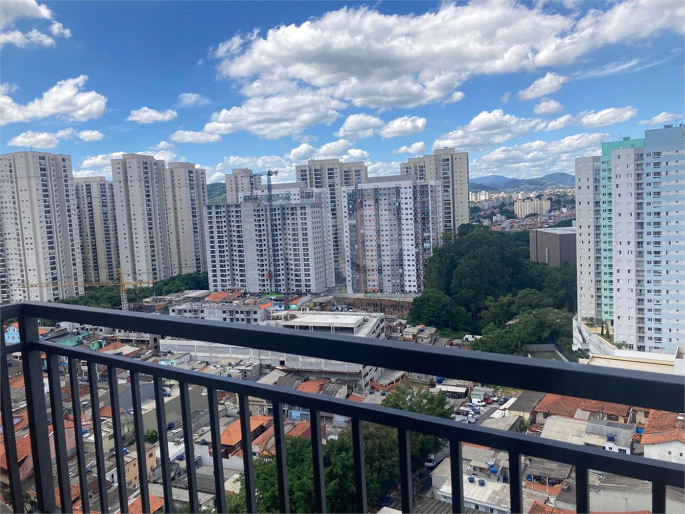 Apartamento à venda com 2 quartos, sendo 1 suíte,  em Jardim Flor da Montanha, Guarulhos, SP