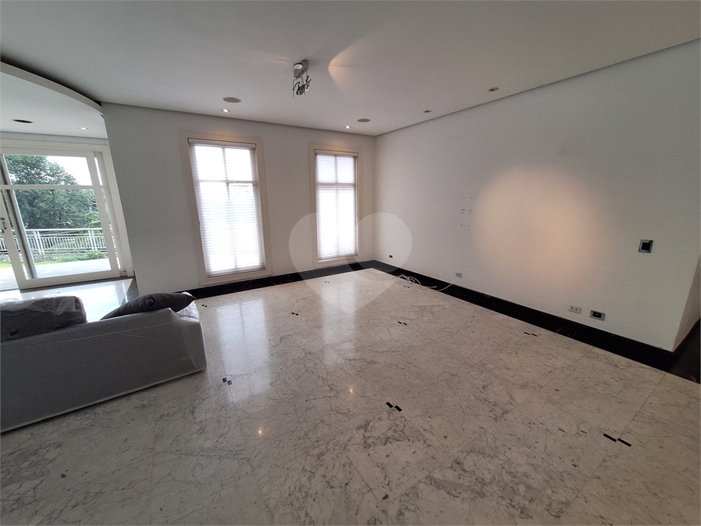 Casa à venda com 4 suítes no condomínio Villagio DI Sopra, São Paulo - SP