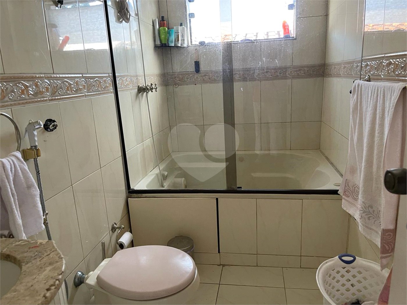 Sobrado à venda com 4 quartos, sendo 2 suítes, em Jardim Marajoara, São Paulo, SP