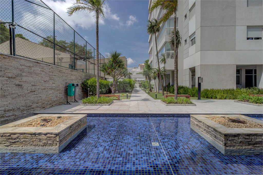 Apartamento à venda com 4 quartos, sendo 3 suítes, em Alto da Boa Vista, São Paulo, SP