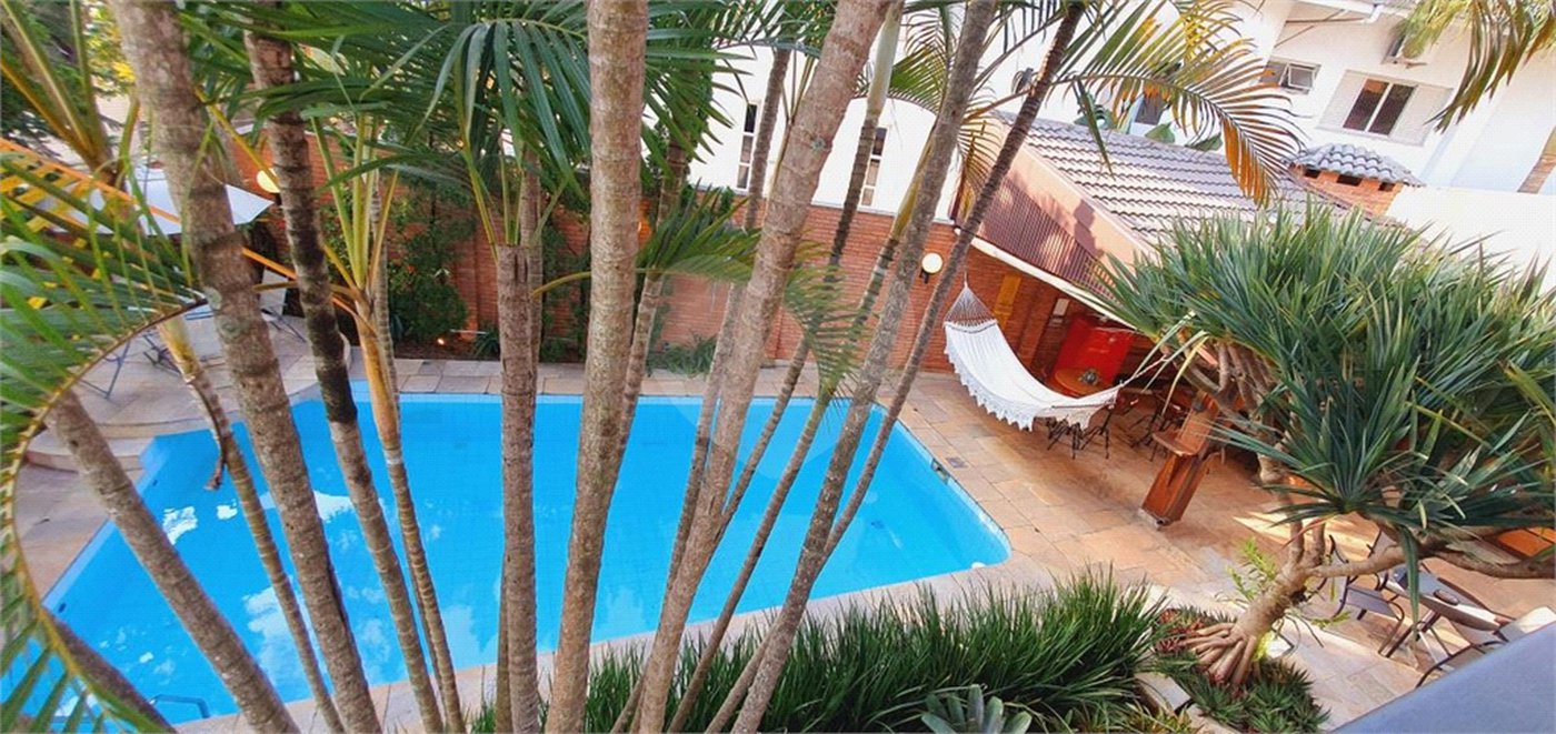 Casa à venda com 5 suítes em Jardim Leonor, São Paulo, SP
