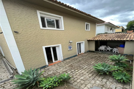 Casa à venda com 4 quartos, sendo 2 suítes, em Vila Inah, São Paulo, SP