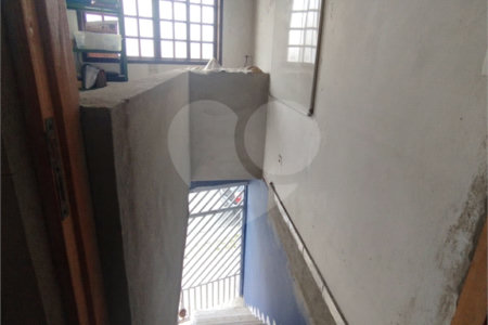 Sobrado à venda com 3 quartos, sendo 1 suíte, em Biritiba, Poá, SP