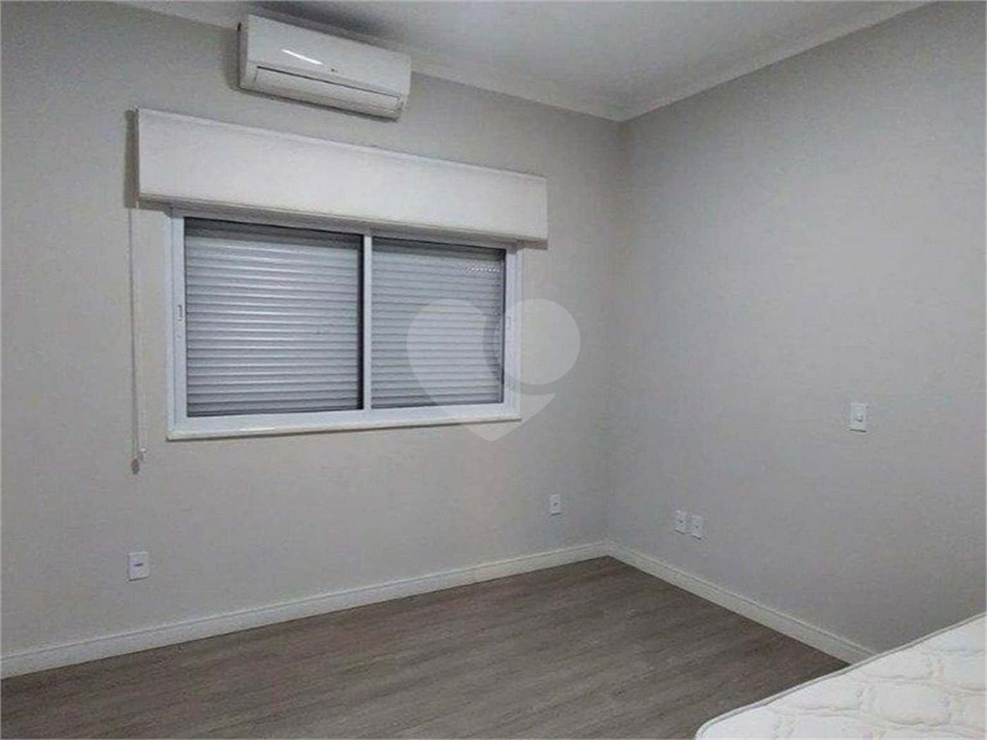 Casa à venda ou para alugar com 3 suítes no condomínio Mont Blanc, Sorocaba - SP