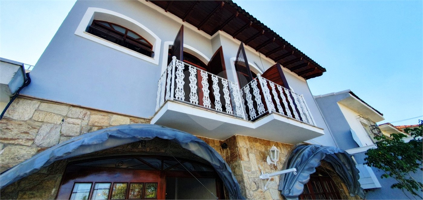 Sobrado à venda com 4 quartos, sendo 3 suítes, em Vila Paulicéia, São Paulo, SP