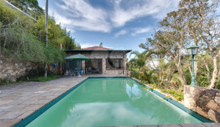 Casa à venda com 4 quartos, sendo 1 suíte,  em Guarapiranga, São Paulo, SP
