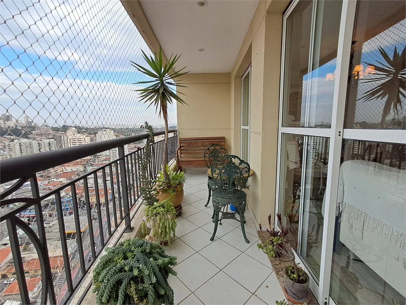 Apartamento à venda com 2 suítes em Vila Romana, São Paulo, SP
