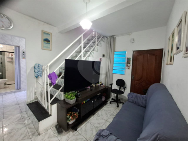 Sobrado à venda com 3 quartos, sendo 1 suíte,  em Tremembé, São Paulo, SP