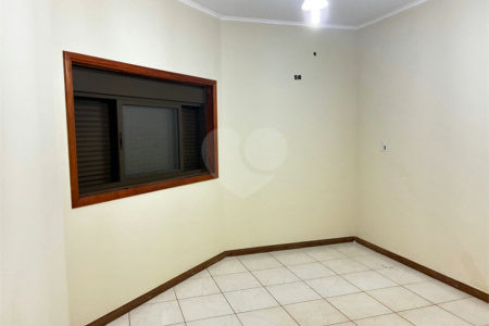 Sobrado para alugar com 4 quartos, sendo 2 suítes,  no Centro, Três Lagoas, MS