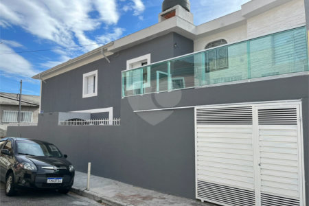 Sobrado à venda com 3 quartos em Vila Laís, São Paulo, SP