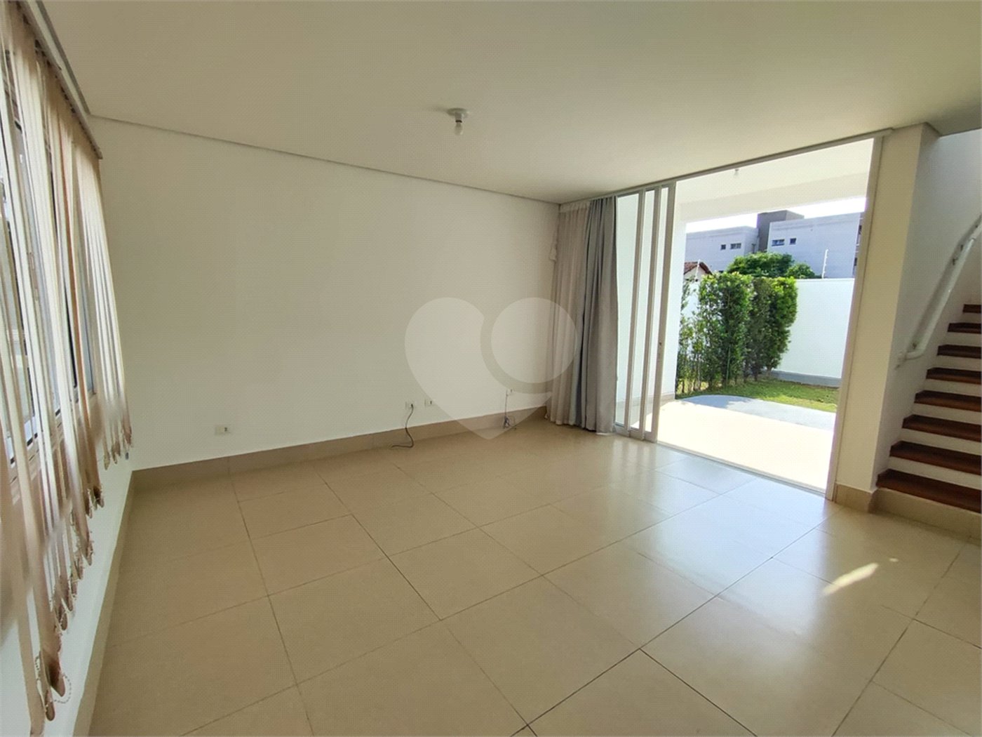 Casa de Vila à venda com 3 quartos, sendo 1 suíte, em Loteamento Jardim Morumbi, Atibaia, SP