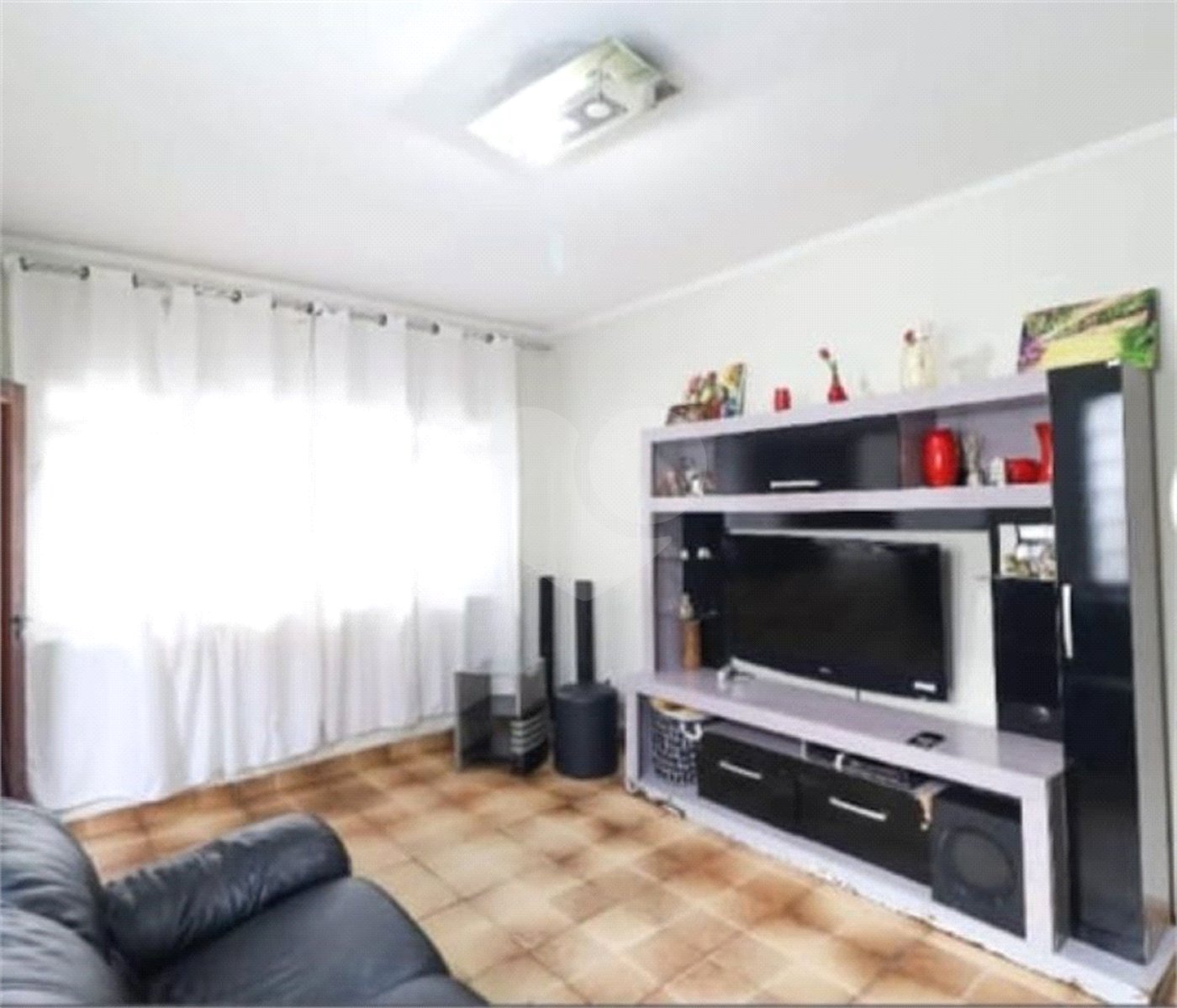 Sobrado à venda com 3 quartos, sendo 1 suíte,  em Vila Constança, São Paulo, SP