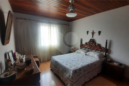 Casa à venda com 4 quartos, sendo 1 suíte,  em Vila Rosália, Guarulhos, SP