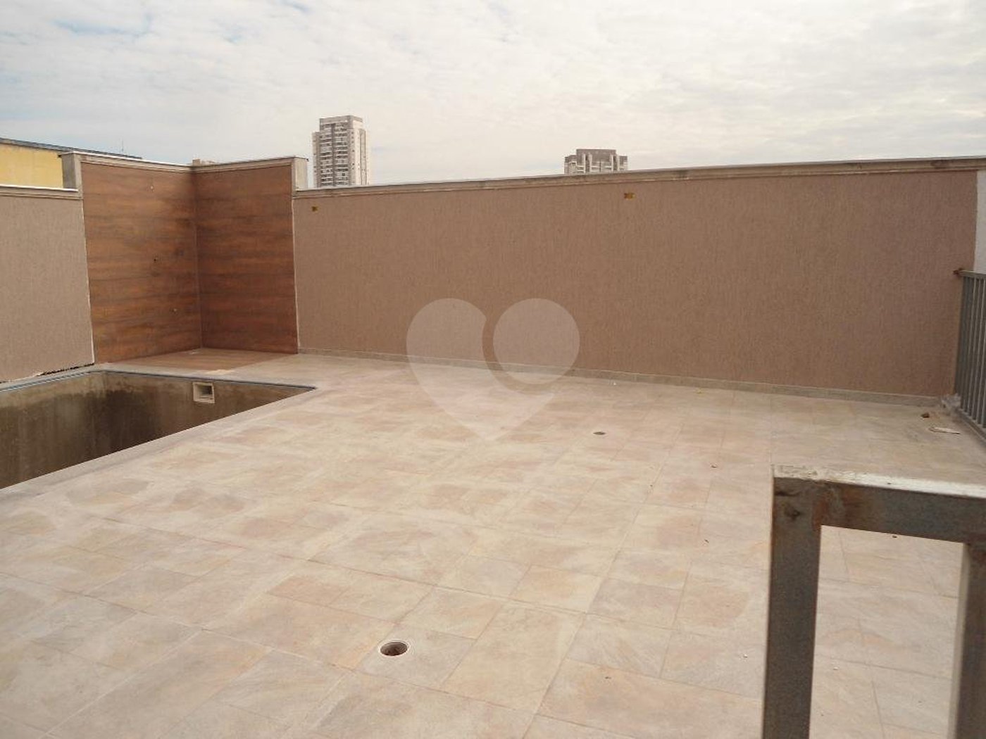 Casa à venda com 2 suítes no condomínio Ilha da Madeira, São Paulo - SP