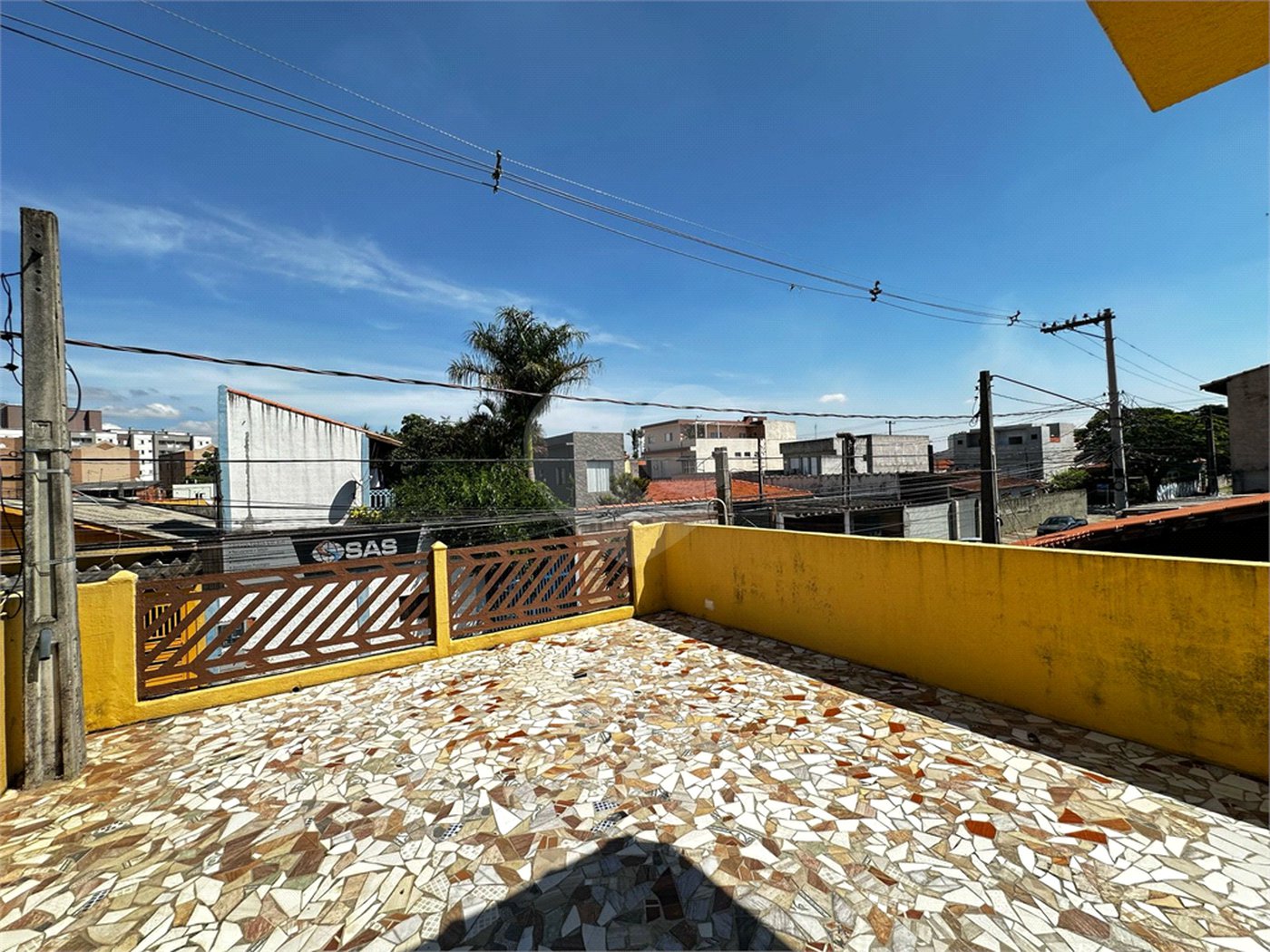 Sobrado à venda com 4 quartos, sendo 1 suíte, em Vila Amorim, Suzano, SP